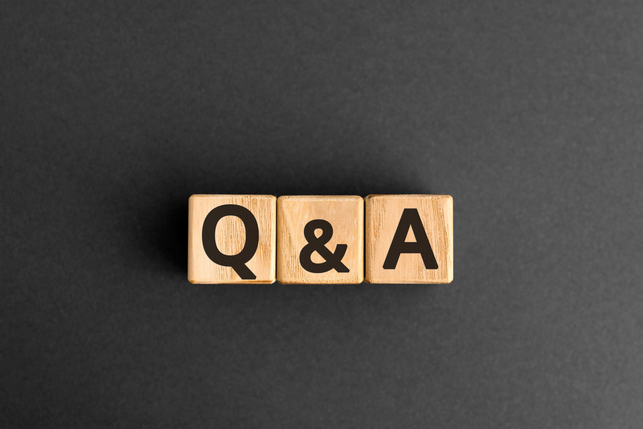 Q&a,-,Acronym,From,Wooden,Blocks,With,Letters,,Questions,And